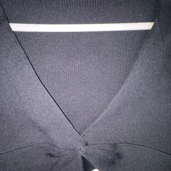 Meshki Black V-Neck Long Sleeve Top - Picture 2 of 5